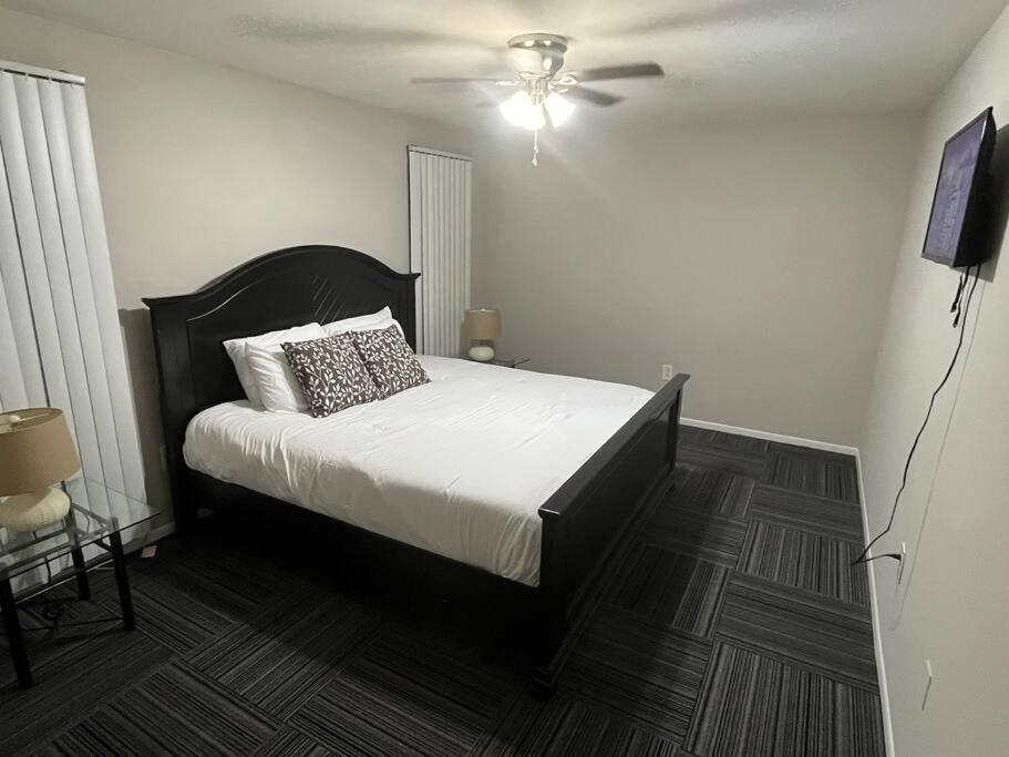 Cozy Retreat 1.8 Mi To Stadium Gainesville Luaran gambar